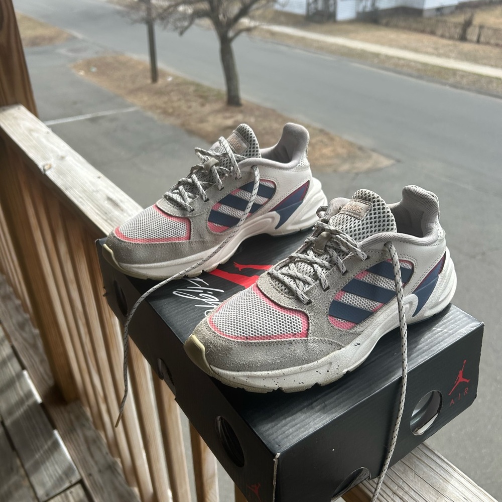 Adidas Size 6 BUY 1 GET 1 HALF% OFF